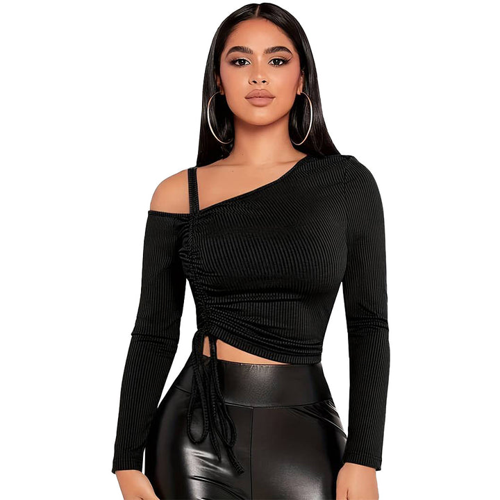 Kvinnors stiliga crop top med asymmetrisk skärning och raffinerade volangdetaljer Mirla-Eva Jonsson