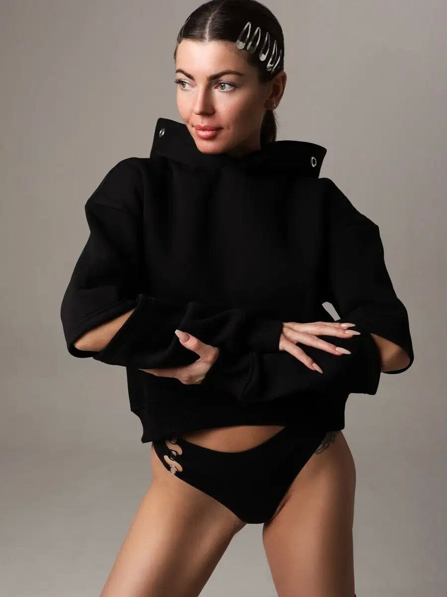 Kvinnors stiliga cropped hoodie med huva och avslappnad passform Mirla-Eva Jonsson