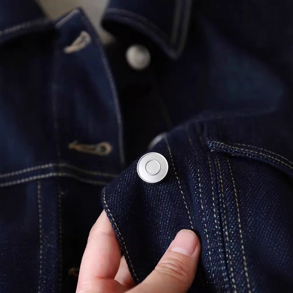 Kvinnors stiliga denimjacka med dekorativa fickor och kontinuerlig knäppning Mirla-Eva Jonsson
