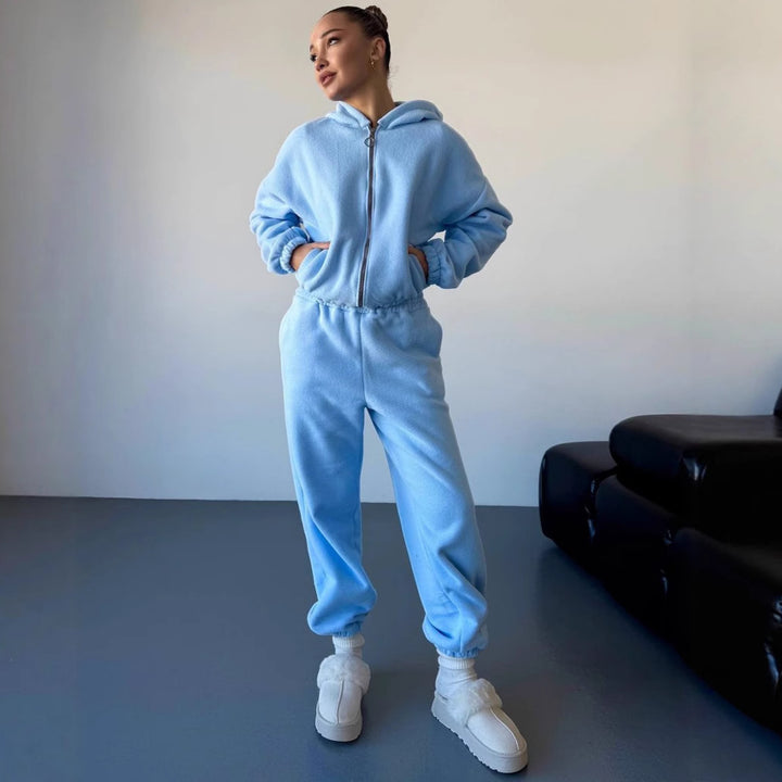 Kvinnors stiliga fleece lounge-set med kort jacka och bekväma joggers Mirla-Eva Jonsson