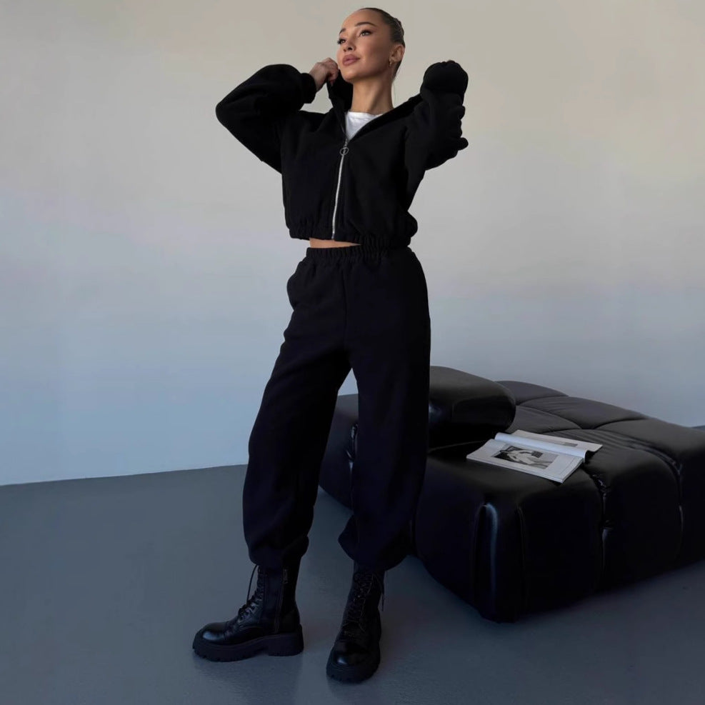 Kvinnors stiliga fleece lounge-set med kort jacka och bekväma joggers Mirla-Eva Jonsson