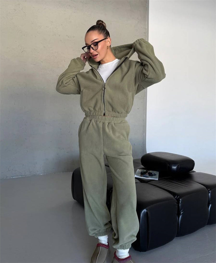 Kvinnors stiliga fleece lounge-set med kort jacka och bekväma joggers Mirla-Eva Jonsson