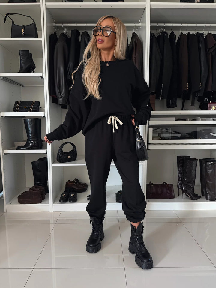 Kvinnors stiliga fleeceloungewear-set med lös passform och elastisk midja Mirla-Eva Jonsson
