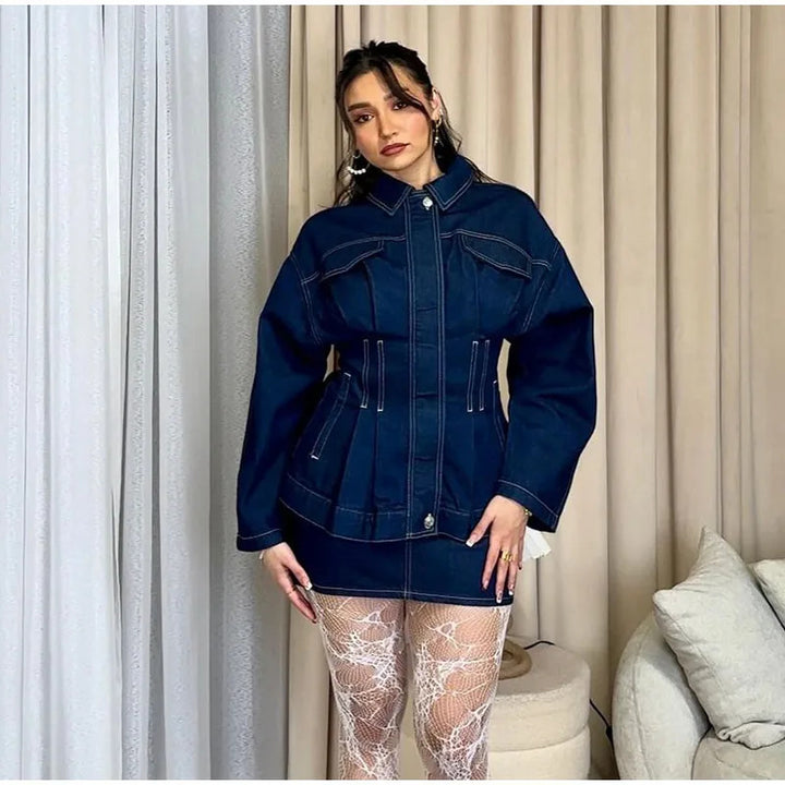 Kvinnors stiliga jeansjacka med vida ärmar och skräddarsydd design Mirla-Eva Jonsson
