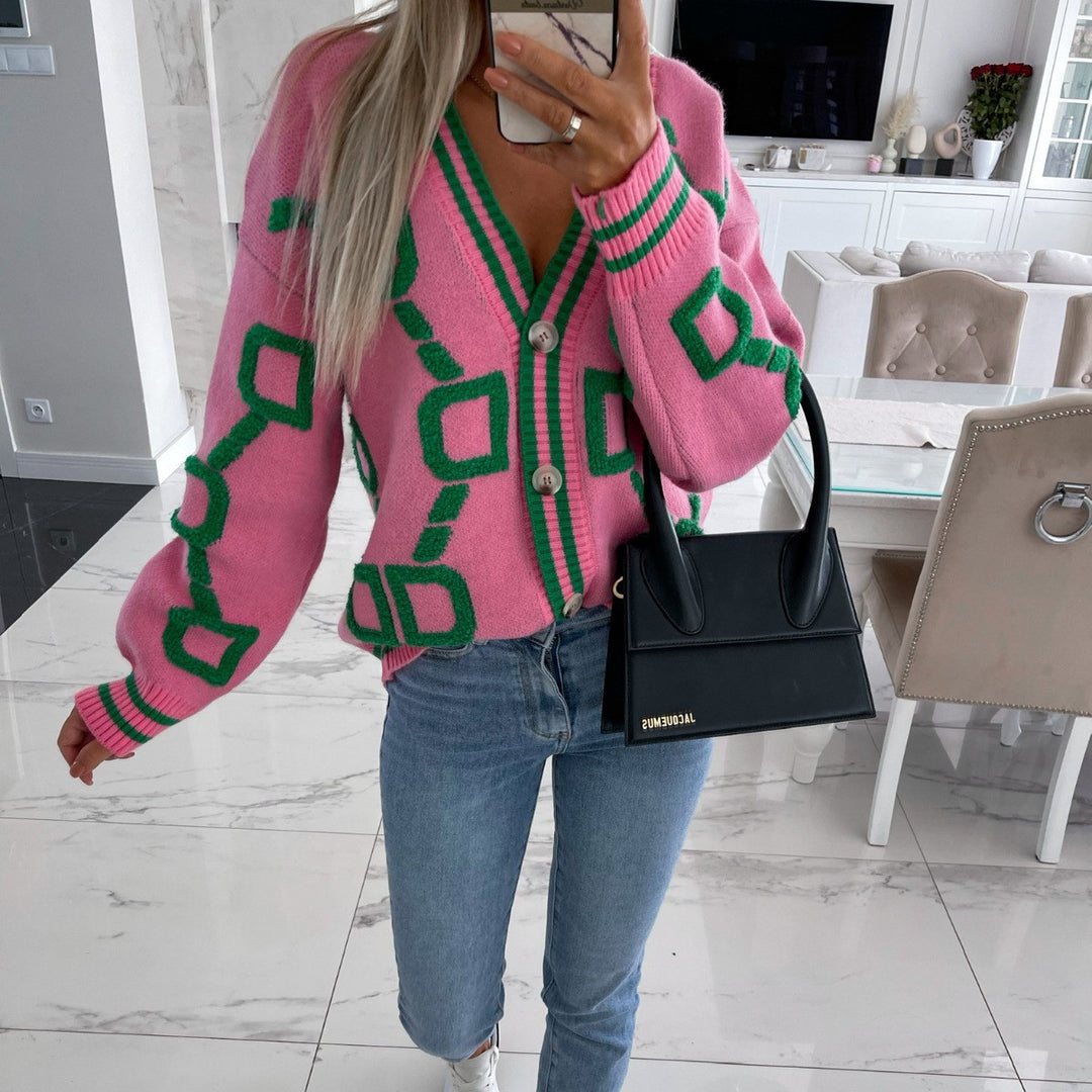 Kvinnors stiliga kofta med unikt geometriskt mönster och trendig knappslå Mirla-Eva Jonsson