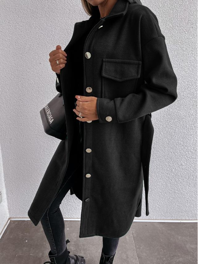 Kvinnors stiliga overshirt-jacka med praktiska fickor och tryckknap stängning Mirla-Eva Jonsson