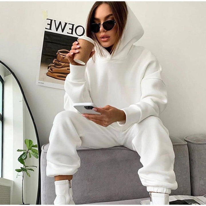 Kvinnors stiliga oversized hoodie och joggingset Mirla-Eva Jonsson