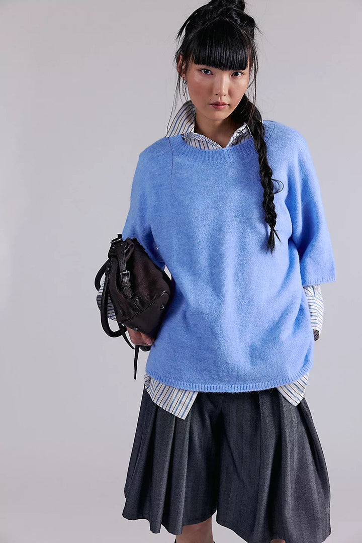 Kvinnors stiliga semi-transparenta sweatshirt med spets och avslappnad passform Mirla-Eva Jonsson