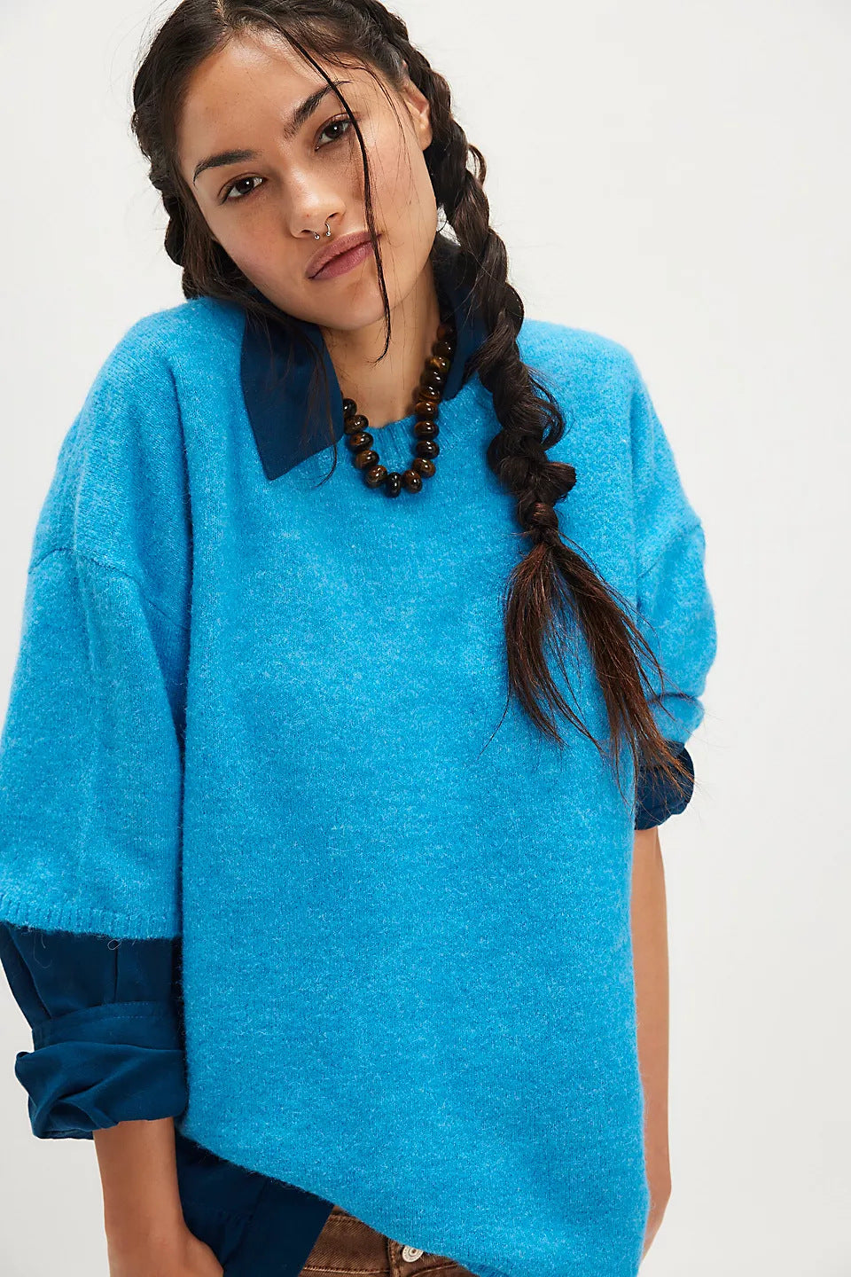 Kvinnors stiliga semi-transparenta sweatshirt med spets och avslappnad passform Mirla-Eva Jonsson
