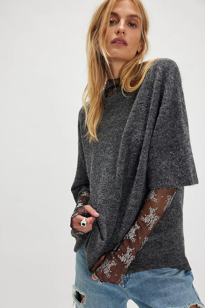 Kvinnors stiliga semi-transparenta sweatshirt med spets och avslappnad passform Mirla-Eva Jonsson