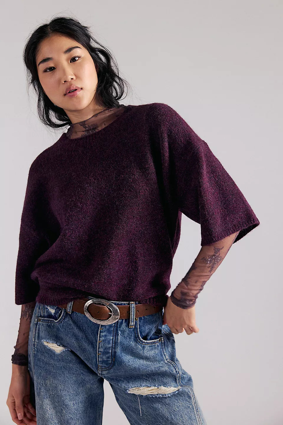 Kvinnors stiliga semi-transparenta sweatshirt med spets och avslappnad passform Mirla-Eva Jonsson