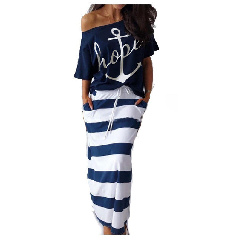 Kvinnors stiliga strandoutfit med off-shoulder topp och höftlång kjol Mirla-Eva Jonsson