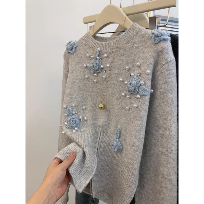 Kvinnors stiliga tröja med blommiga applikationer Mirla-Eva Jonsson