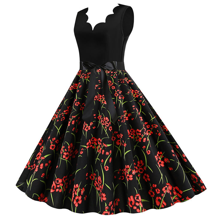 Kvinnors svängklänning med blommönster och elegant peplum Mirla-Eva Jonsson