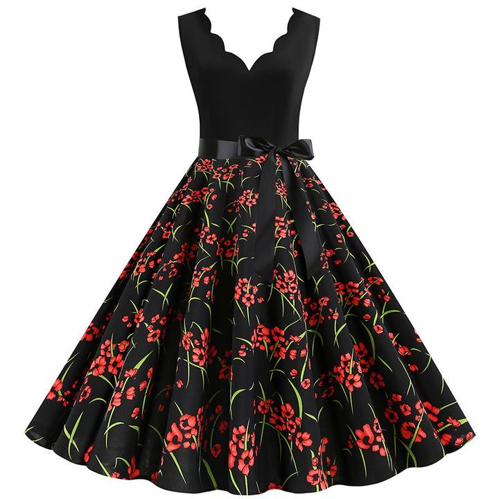 Kvinnors svängklänning med blommönster och elegant peplum Mirla-Eva Jonsson