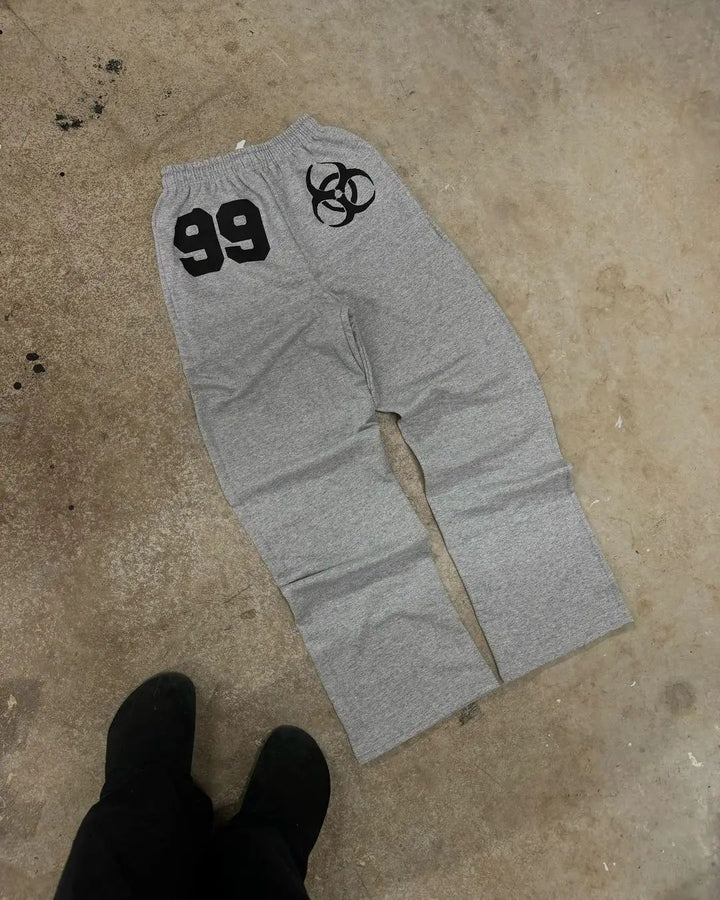 Kvinnors sweatpants med urban biohazard-design och bekväm passform Mirla-Eva Jonsson