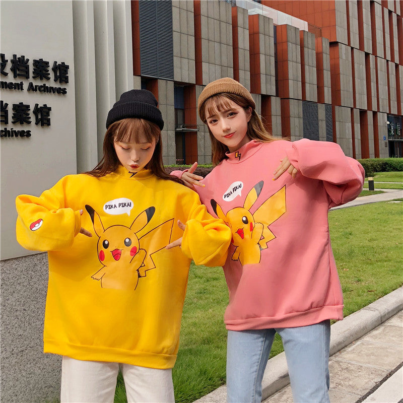 Kvinnors sweatshirt med Pikachu-motiv och hög krage Mirla-Eva Jonsson