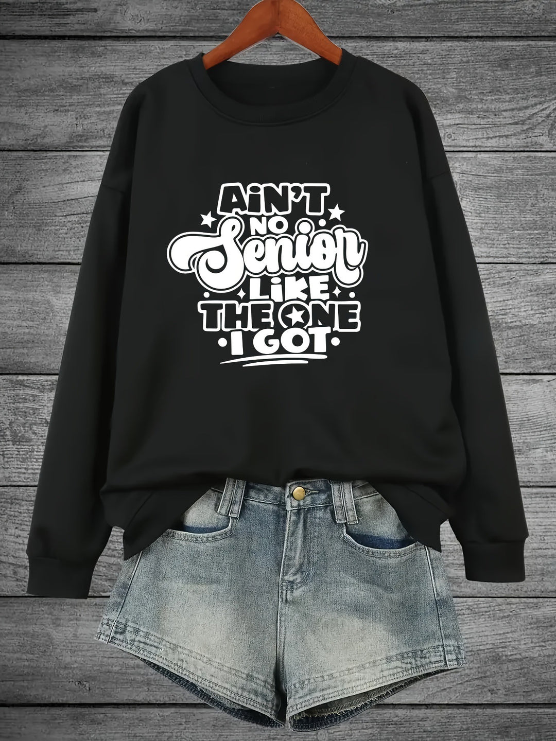 Kvinnors sweatshirt med avslappnad slogan design Mirla-Eva Jonsson