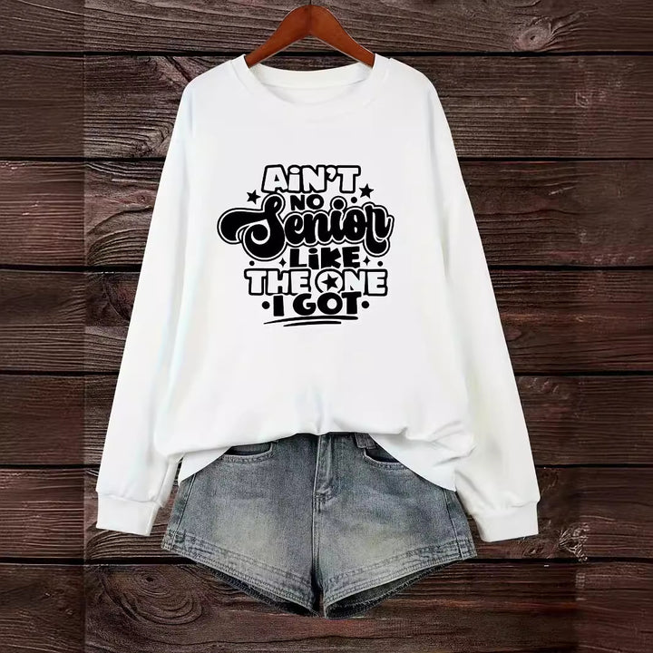 Kvinnors sweatshirt med avslappnad slogan design Mirla-Eva Jonsson
