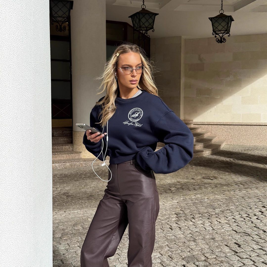 Kvinnors sweatshirt med eleganta puffärmar och högkvalitativ broderi Mirla-Eva Jonsson