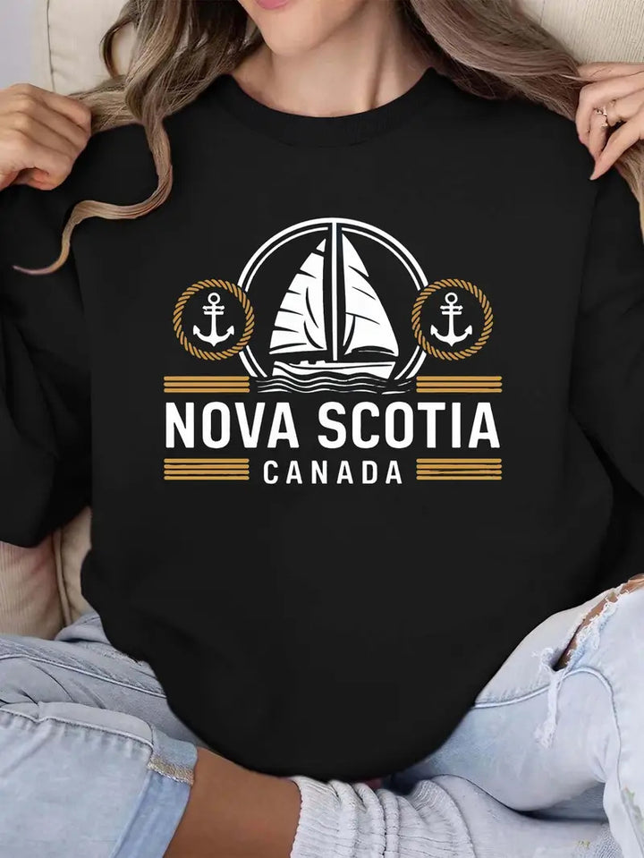 Kvinnors sweatshirt med ett maritimt segelmönster och diskret Mirla-tryck-Eva Jonsson