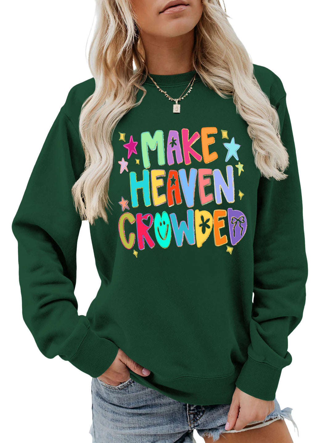 Kvinnors sweatshirt med färgglad design och lekfulla bokstäver Mirla-Eva Jonsson