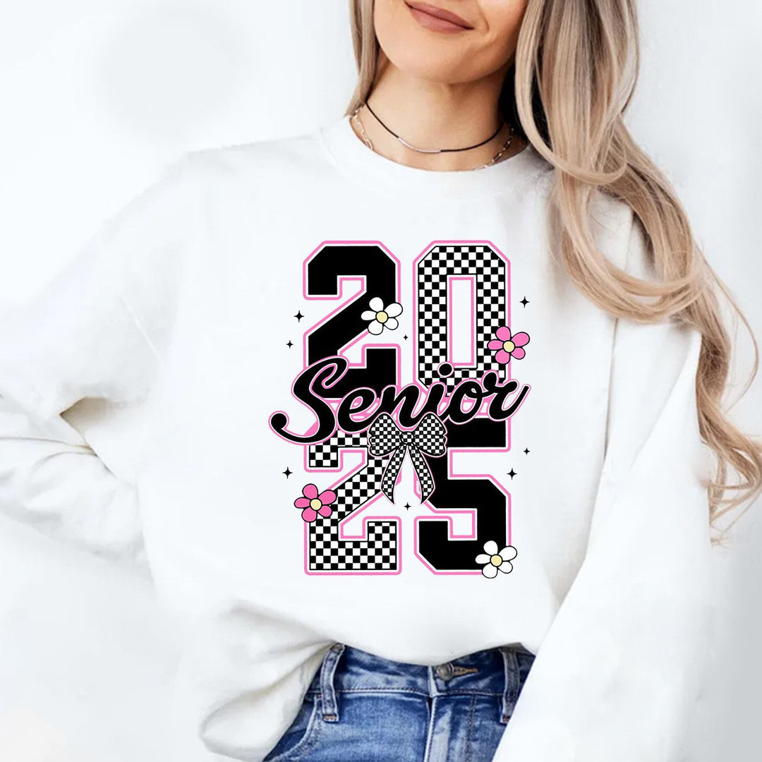 Kvinnors sweatshirt med inspirerande examensårdesign Mirla-Eva Jonsson