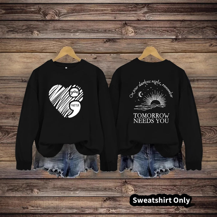 Kvinnors sweatshirt med inspirerande tryck och stort hjärtmotiv Mirla-Eva Jonsson