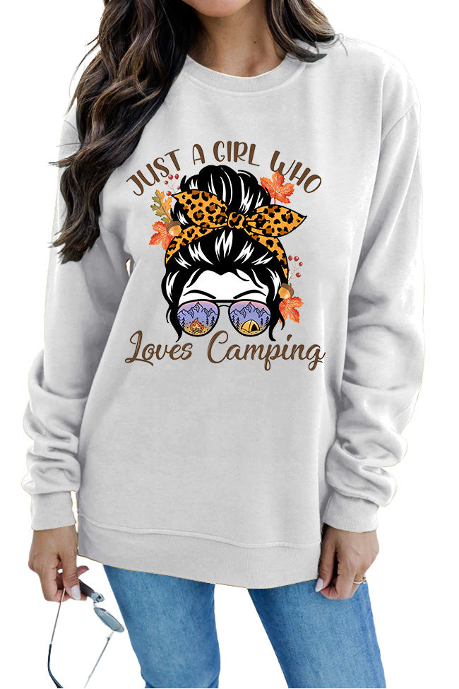 Kvinnors sweatshirt med konstnärligt campingmotiv Mirla-Eva Jonsson