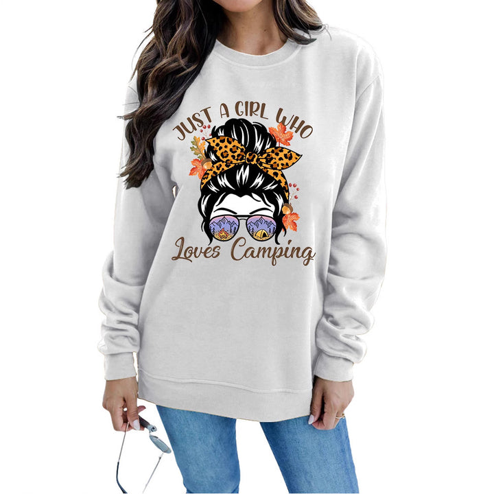 Kvinnors sweatshirt med konstnärligt campingmotiv Mirla-Eva Jonsson
