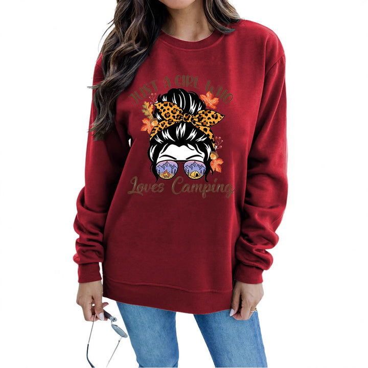Kvinnors sweatshirt med konstnärligt campingmotiv Mirla-Eva Jonsson