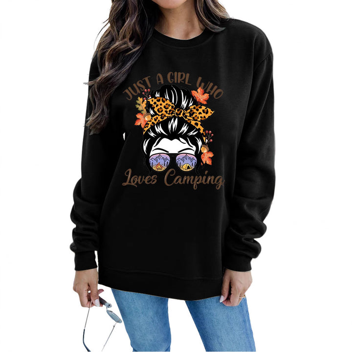 Kvinnors sweatshirt med konstnärligt campingmotiv Mirla-Eva Jonsson