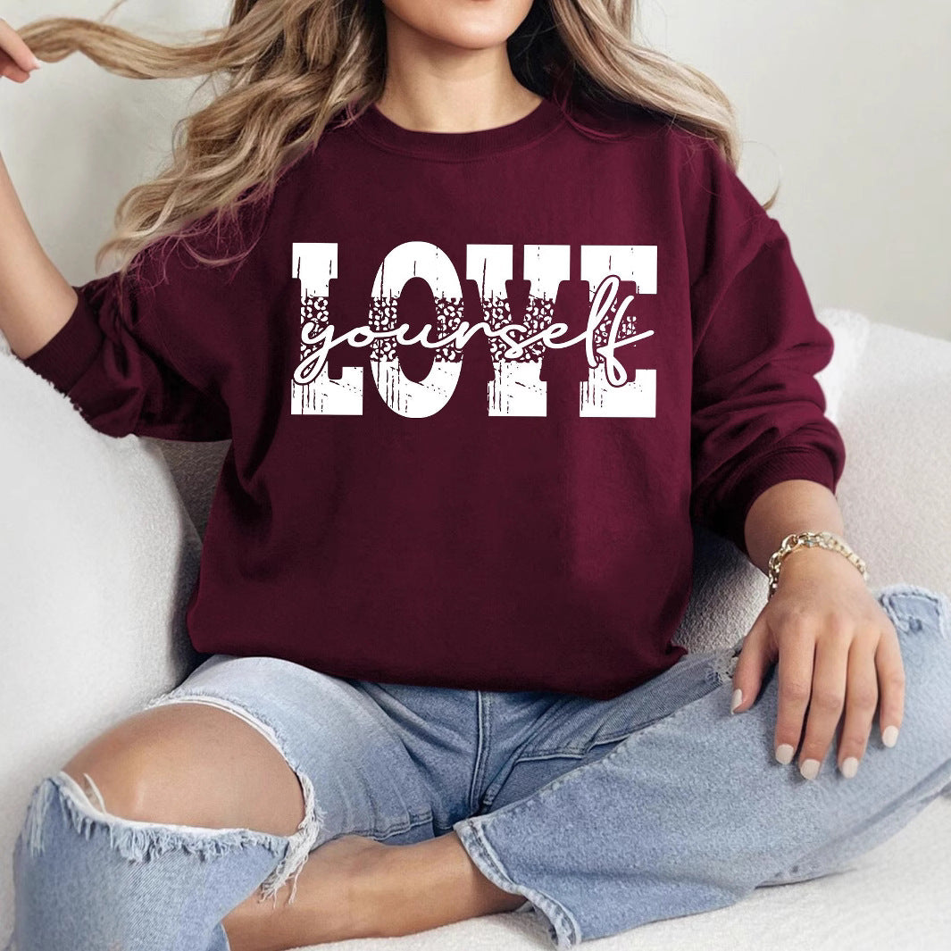 Kvinnors sweatshirt med kreativ LOVE bokstavering och avslappnad passform Mirla-Eva Jonsson