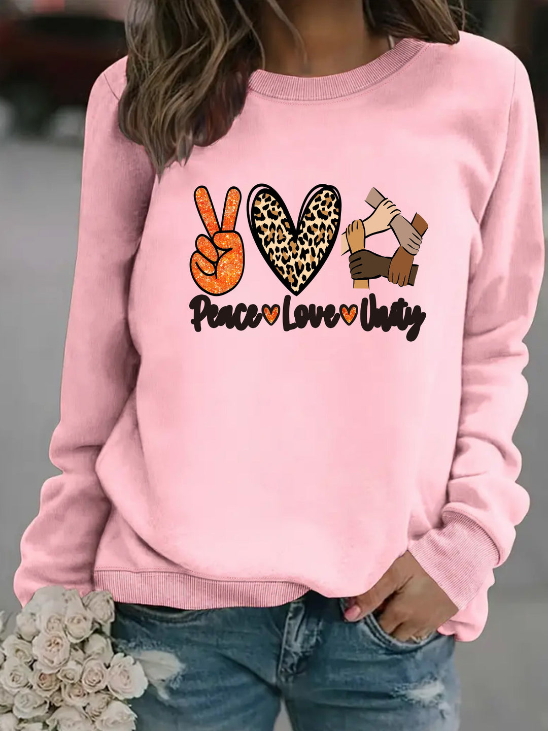 Kvinnors sweatshirt med kreativ Peace, Love & Unity design Mirla-Eva Jonsson