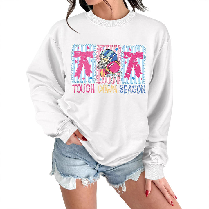 Kvinnors sweatshirt med kreativ fotbollsmotiv och avslappnad passform Mirla-Eva Jonsson