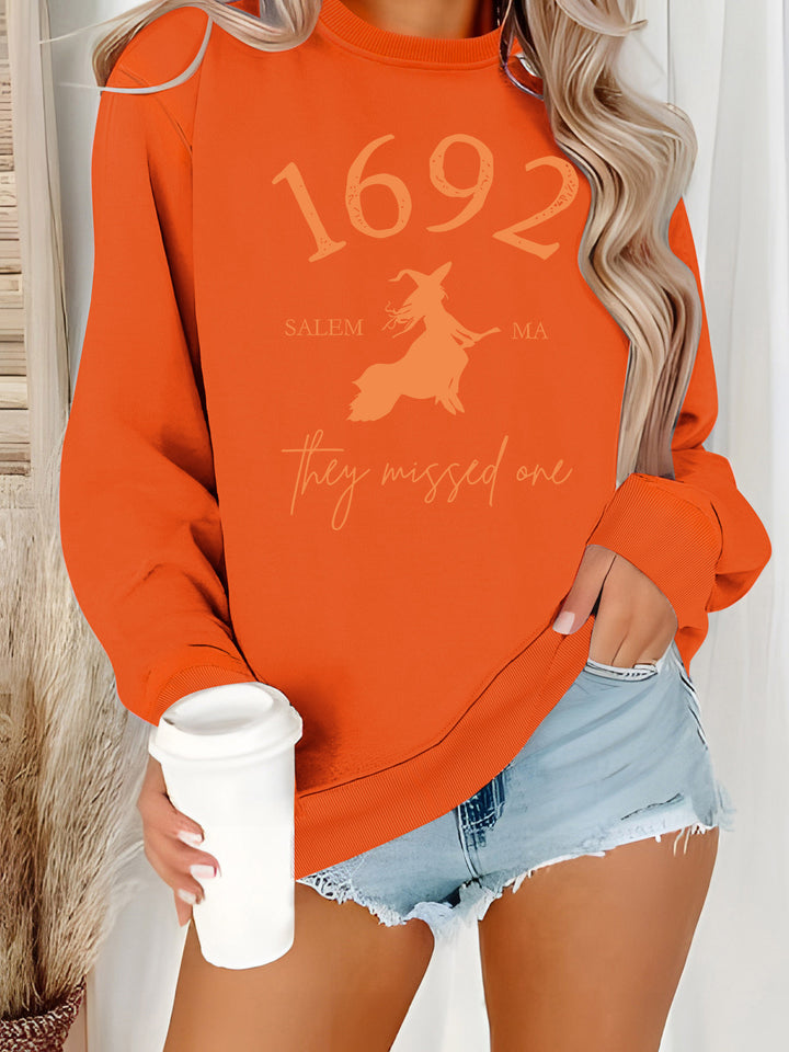 Kvinnors sweatshirt med kreativ häxdesign och bekväm passform Mirla-Eva Jonsson