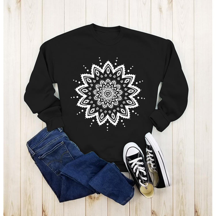 Kvinnors sweatshirt med kreativ mandala-design och avslappnad passform Mirla-Eva Jonsson