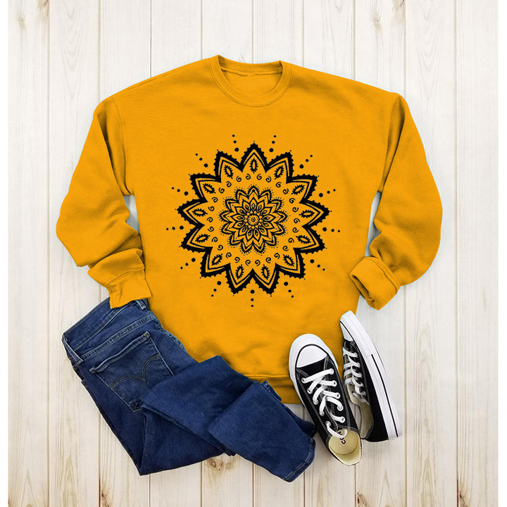 Kvinnors sweatshirt med kreativ mandala-design och avslappnad passform Mirla-Eva Jonsson