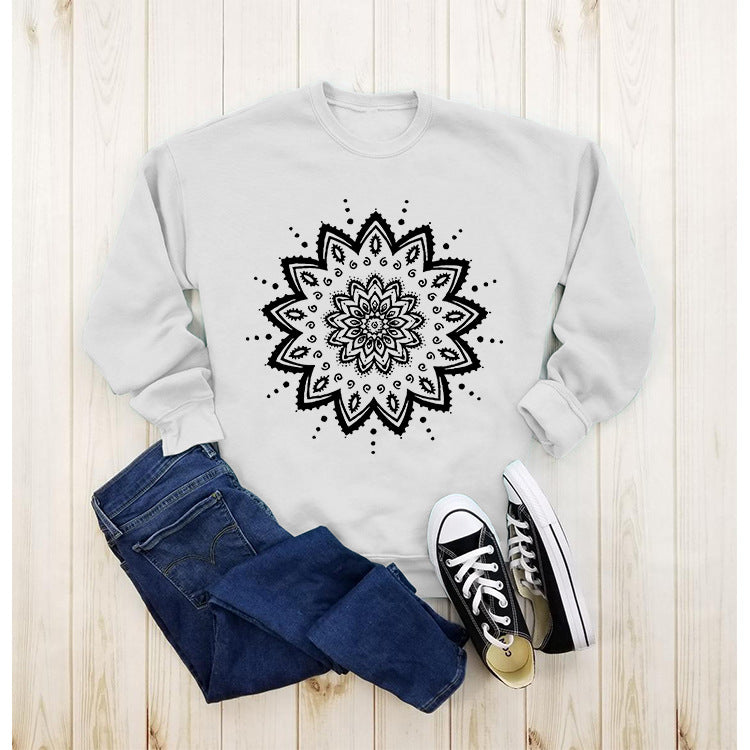 Kvinnors sweatshirt med kreativ mandala-design och avslappnad passform Mirla-Eva Jonsson