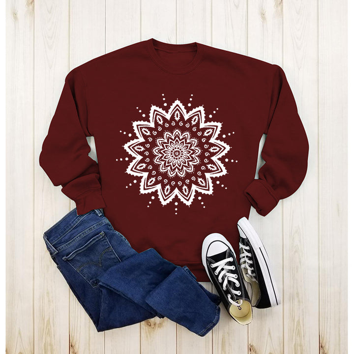 Kvinnors sweatshirt med kreativ mandala-design och avslappnad passform Mirla-Eva Jonsson