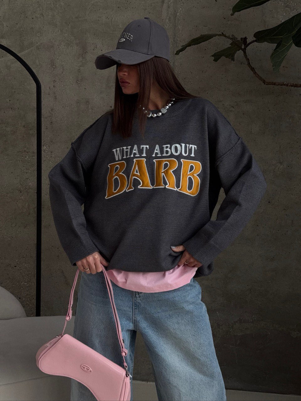 Kvinnors sweatshirt med kreativ text och avslappnad passform Mirla-Eva Jonsson