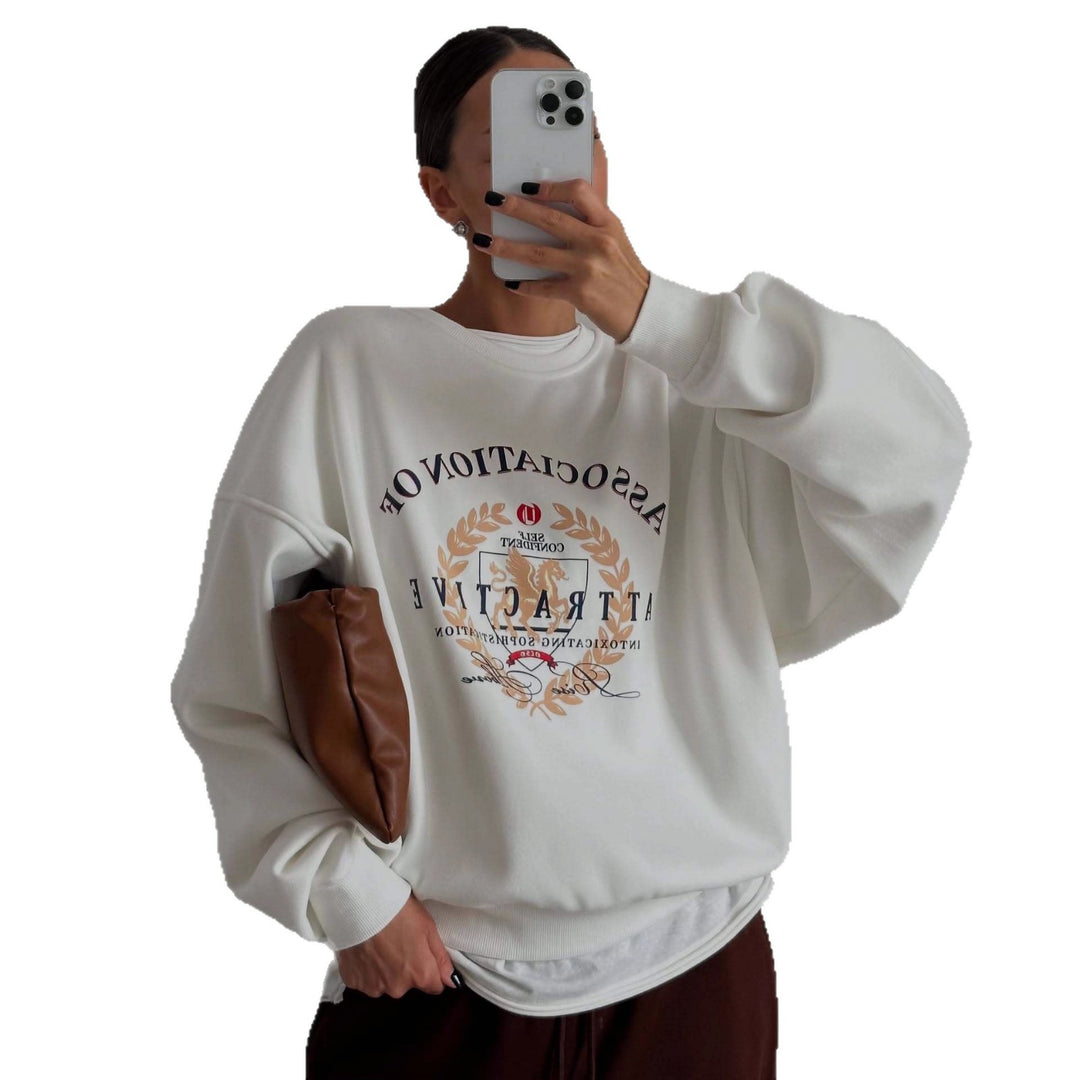 Kvinnors sweatshirt med kreativ text och oversize passform Mirla-Eva Jonsson