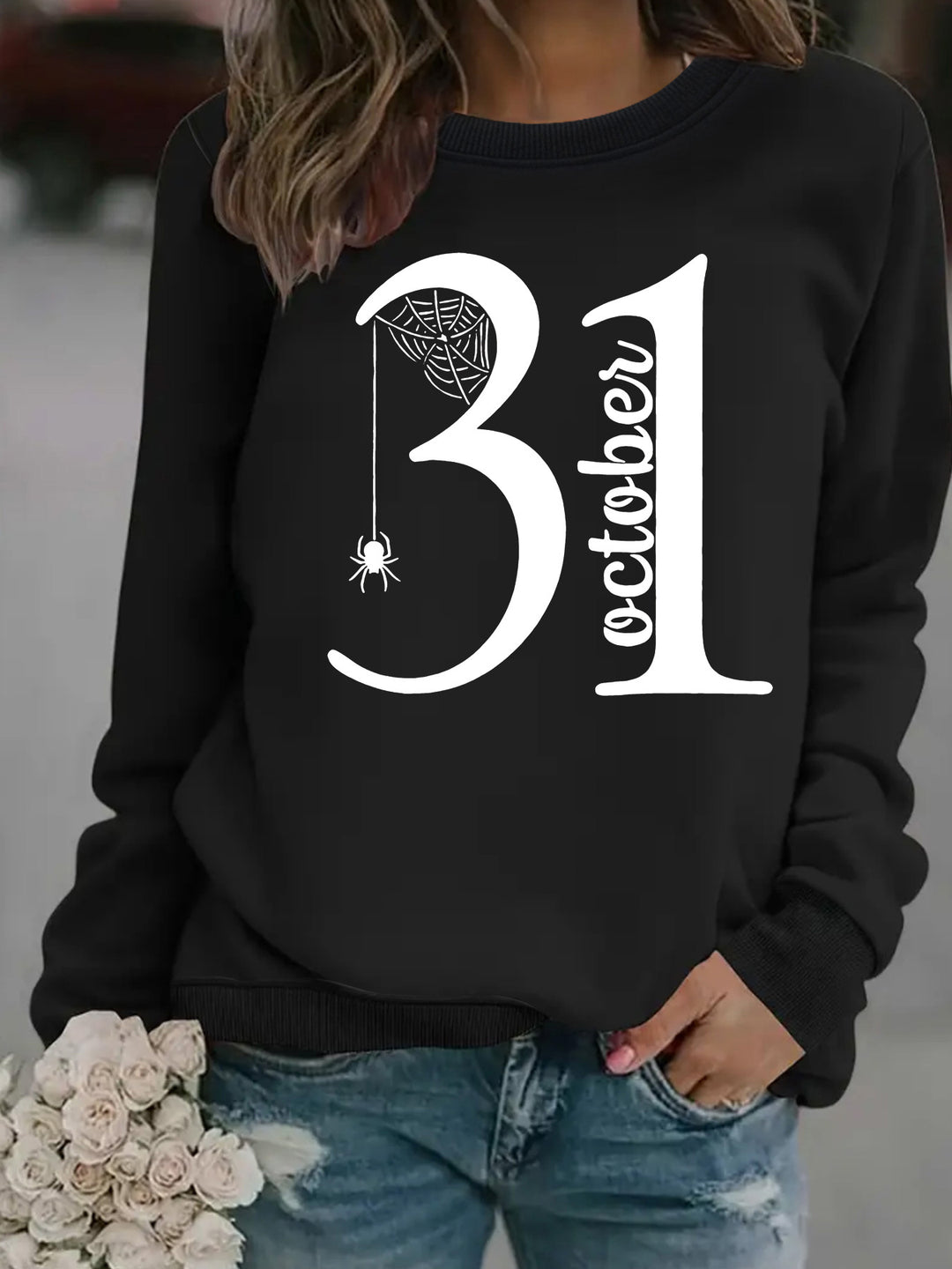 Kvinnors sweatshirt med kreativt Halloween-motiv och bekväm passform Mirla-Eva Jonsson