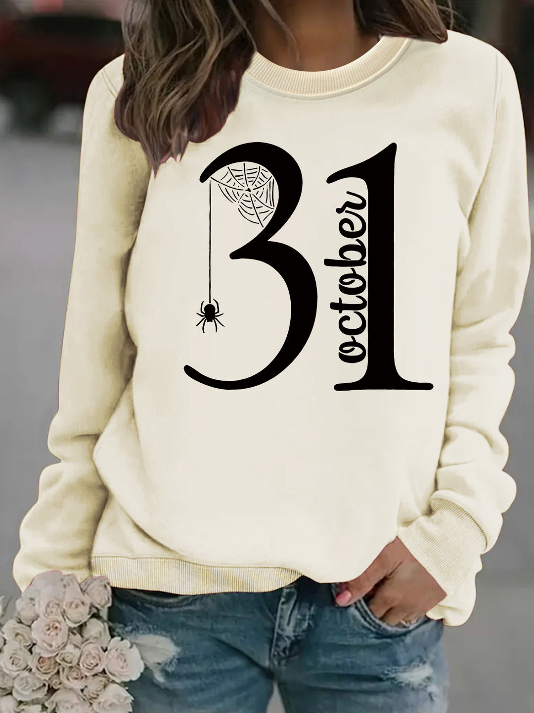 Kvinnors sweatshirt med kreativt Halloween-motiv och bekväm passform Mirla-Eva Jonsson
