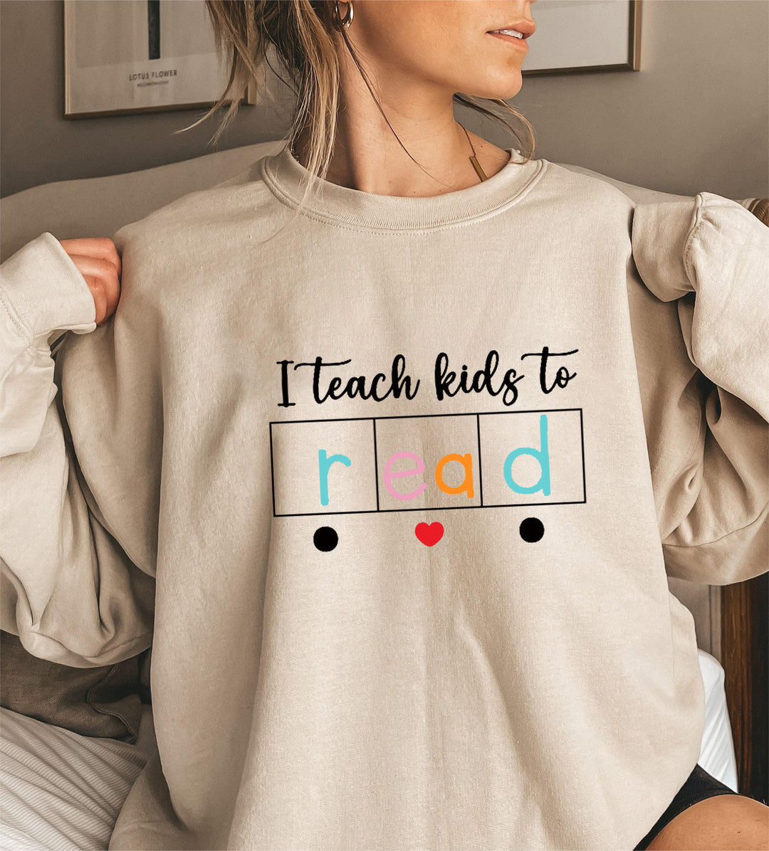 Kvinnors sweatshirt med kreativt undervisningsmotiv Mirla-Eva Jonsson