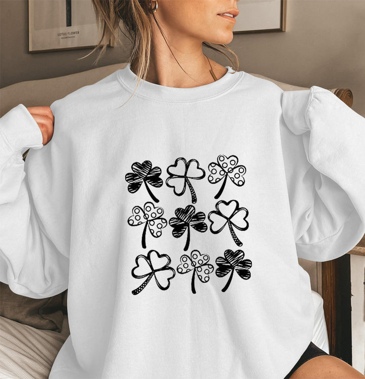 Kvinnors sweatshirt med lekfullt klövermönster Mirla-Eva Jonsson