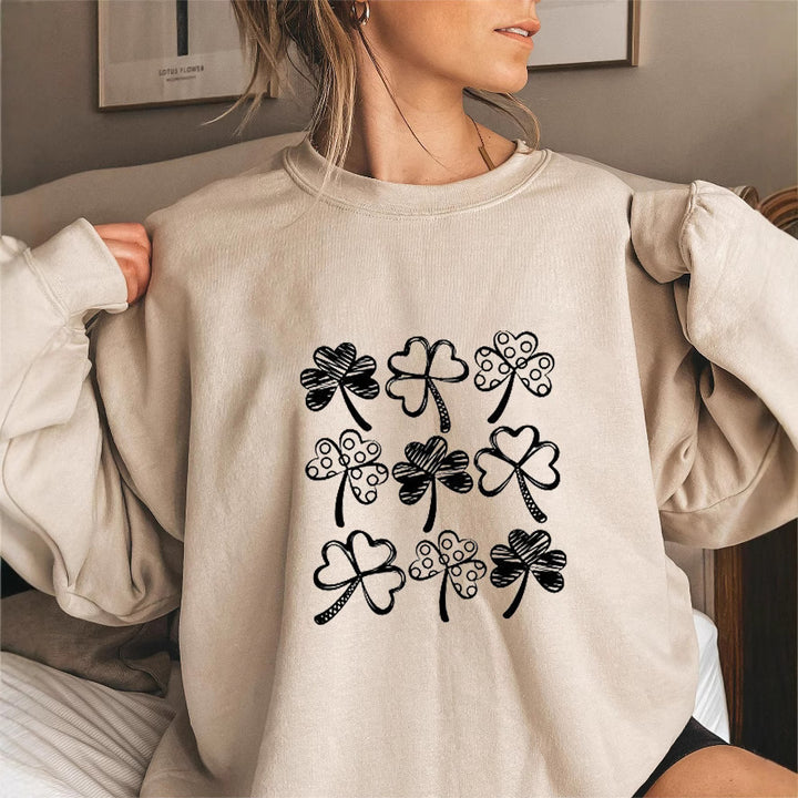 Kvinnors sweatshirt med lekfullt klövermönster Mirla-Eva Jonsson