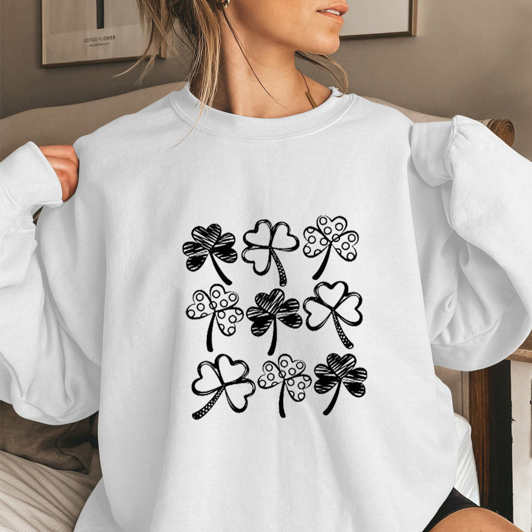 Kvinnors sweatshirt med lekfullt klövermönster Mirla-Eva Jonsson