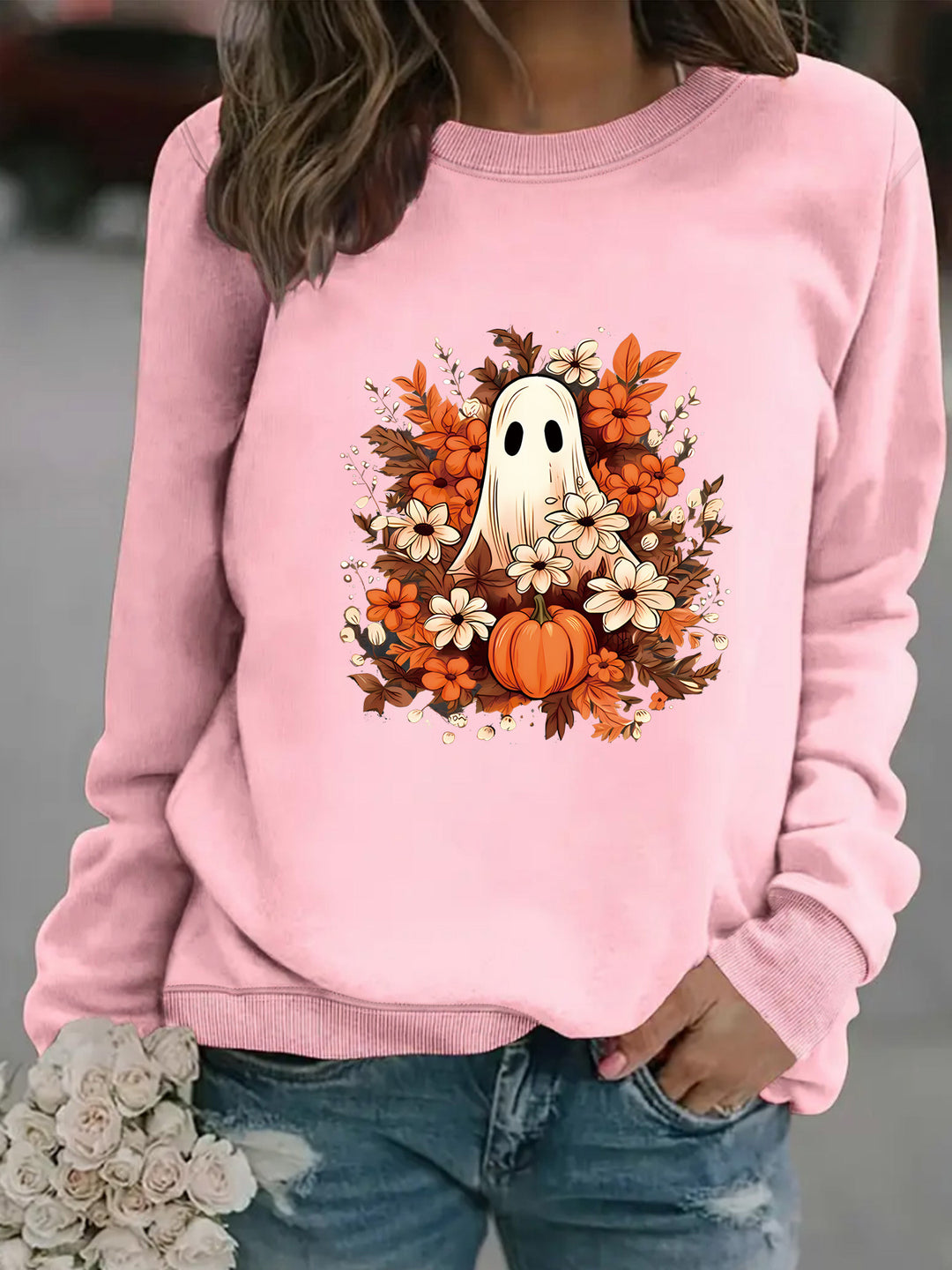 Kvinnors sweatshirt med lekfullt spöklikt höstmotiv Mirla-Eva Jonsson