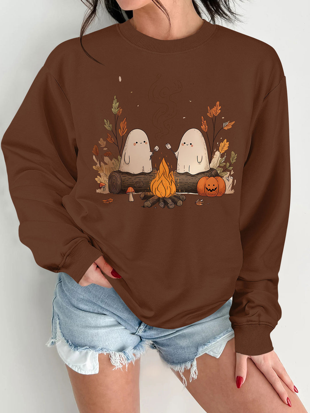 Kvinnors sweatshirt med lekfullt spöklikt motiv och bekväm passform Mirla-Eva Jonsson